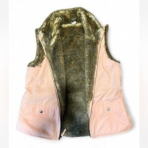 GAP Reversible Light Pink Vest with Fur Full Zip Snap Buttons